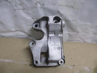 кронштейн генератора Audi A8 D4/4H 2011, 4.2 л., FSI, CDR, бензин, АКПП, серый, седан, полный привод, 079903805AF