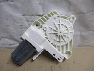 моторчик стеклоподъемника передний левый Audi Q5 8R 2010, 2.0 л., TDi, CAH, дизель, АКПП, белый, внедорожник 5 дв., полный привод, 8K0959801B