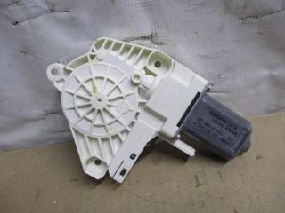 моторчик стеклоподъемника передний правый Audi Q5 8R 2010, 2.0 л., TDi, CAH, дизель, АКПП, белый, внедорожник 5 дв., полный привод, 8K0959802B