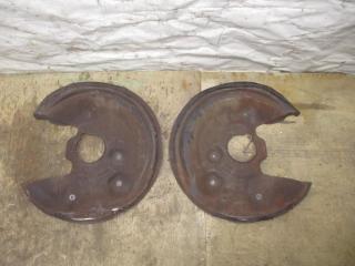 защитный кожух тормозного механизма Volkswagen Passat B6 2006, 2.0 л., TDi, BKP, дизель, МКПП, черный, универсал, передний привод, 3C0615611H, 3C0615612H