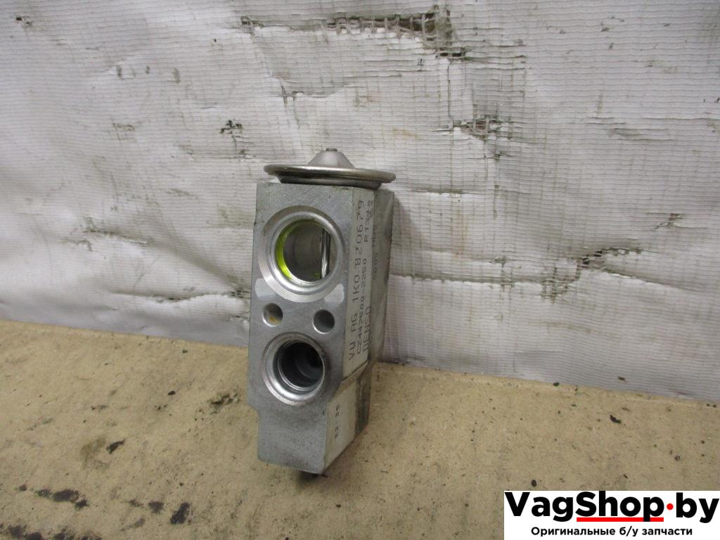 расширительный клапан кондиционера Volkswagen Passat B6 2006, 2.0 л., TDi, BKP, дизель, МКПП, черный, универсал, передний привод, 1K0820679 - фото №1