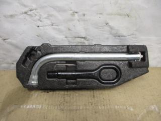 ящик под инструменты / набор инструментов Volkswagen Caddy 3 поколение [рестайлинг] 2011, 2.0 л., TDi, CFH, дизель, МКПП, белый, минивэн, передний привод, 2K0012113E