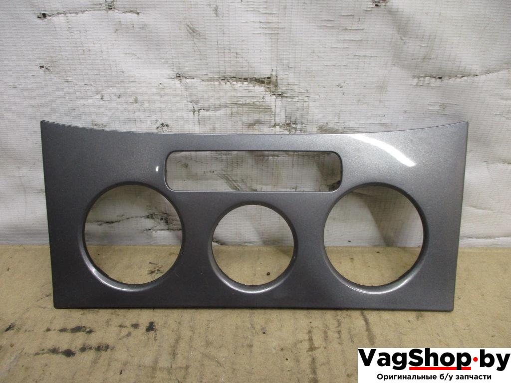 накладка на торпедо (консоль) Volkswagen Passat B6 2009, 2.0 л., TDi, CBA, дизель, АКПП, белый, седан, передний привод, 3C0863099E - фото №1