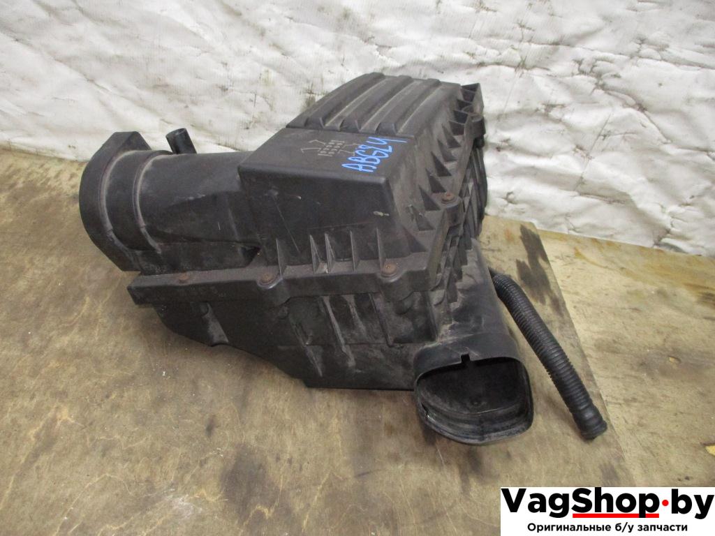 корпус воздушного фильтра Volkswagen Passat B6 2009, 2.0 л., TDi, CBA, дизель, АКПП, белый, седан, передний привод, 3C0129601BR, 3C0129607BC - фото №1
