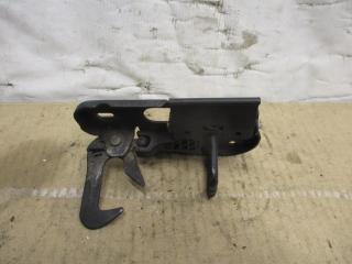 захватный крюк капота Volkswagen Passat B6 2009, 2.0 л., TDi, CBA, дизель, АКПП, белый, седан, передний привод, 3C0823480