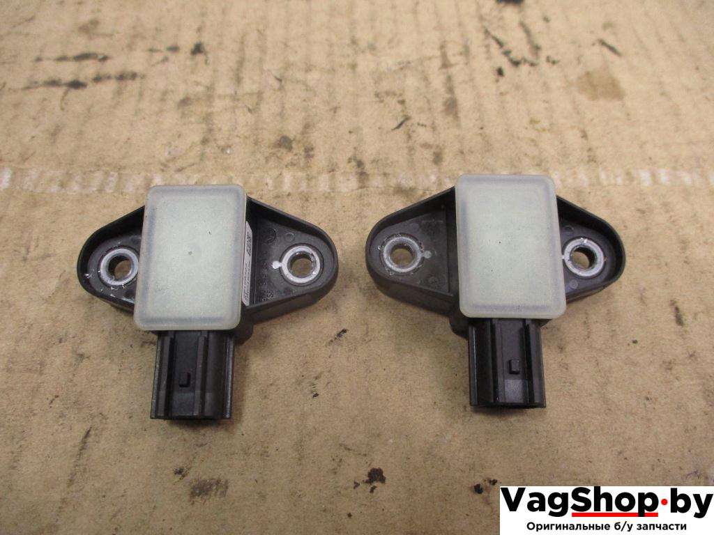 датчик удара Volkswagen Passat B7 2012, 2.0 л., TDi, CFF, дизель, МКПП, голубой, универсал, передний привод, 5N0959354C - фото №1