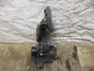 кронштейн двигателя Volkswagen Tiguan 1 поколение 2010, 2.0 л., TDi, CFF, дизель, МКПП, черный, внедорожник 5 дв., передний привод, 03L903143K