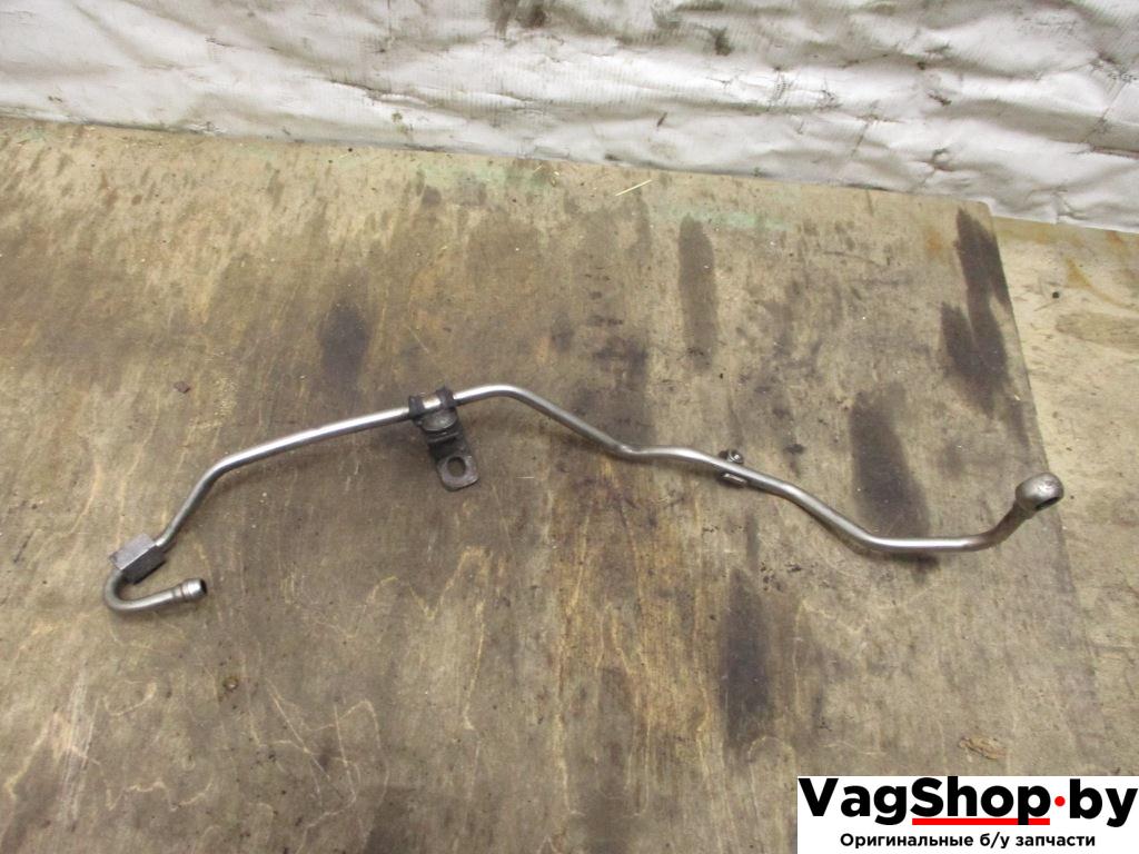 масляная трубка турбины Volkswagen Tiguan 1 поколение 2010, 2.0 л., TDi, CFF, дизель, МКПП, черный, внедорожник 5 дв., передний привод - фото №1