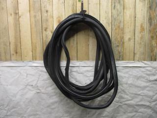 уплотнитель Volkswagen Tiguan 1 поколение 2010, 2.0 л., TDi, CFF, дизель, МКПП, черный, внедорожник 5 дв., передний привод, 5N0867911, 5N0867913