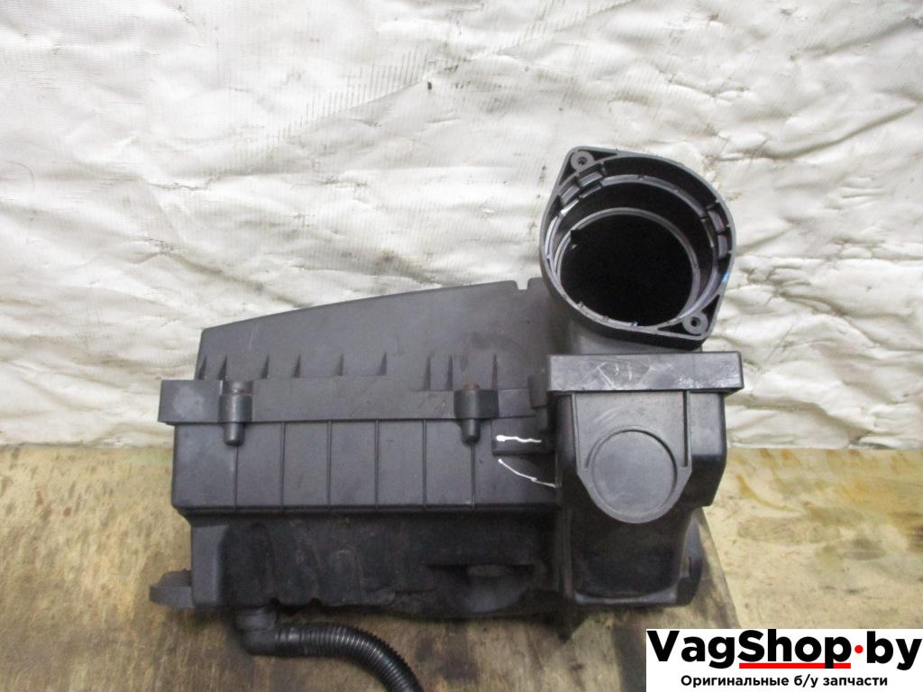 корпус воздушного фильтра Volkswagen Tiguan 1 поколение 2010, 2.0 л., TDi, CFF, дизель, МКПП, черный, внедорожник 5 дв., передний привод, 3C0129607BC, 3C0129601CK - фото №1