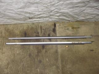 уплотнитель Volkswagen Tiguan 1 поколение 2010, 2.0 л., TDi, CFF, дизель, МКПП, черный, внедорожник 5 дв., передний привод, 5N0837475E, 5N0837476E