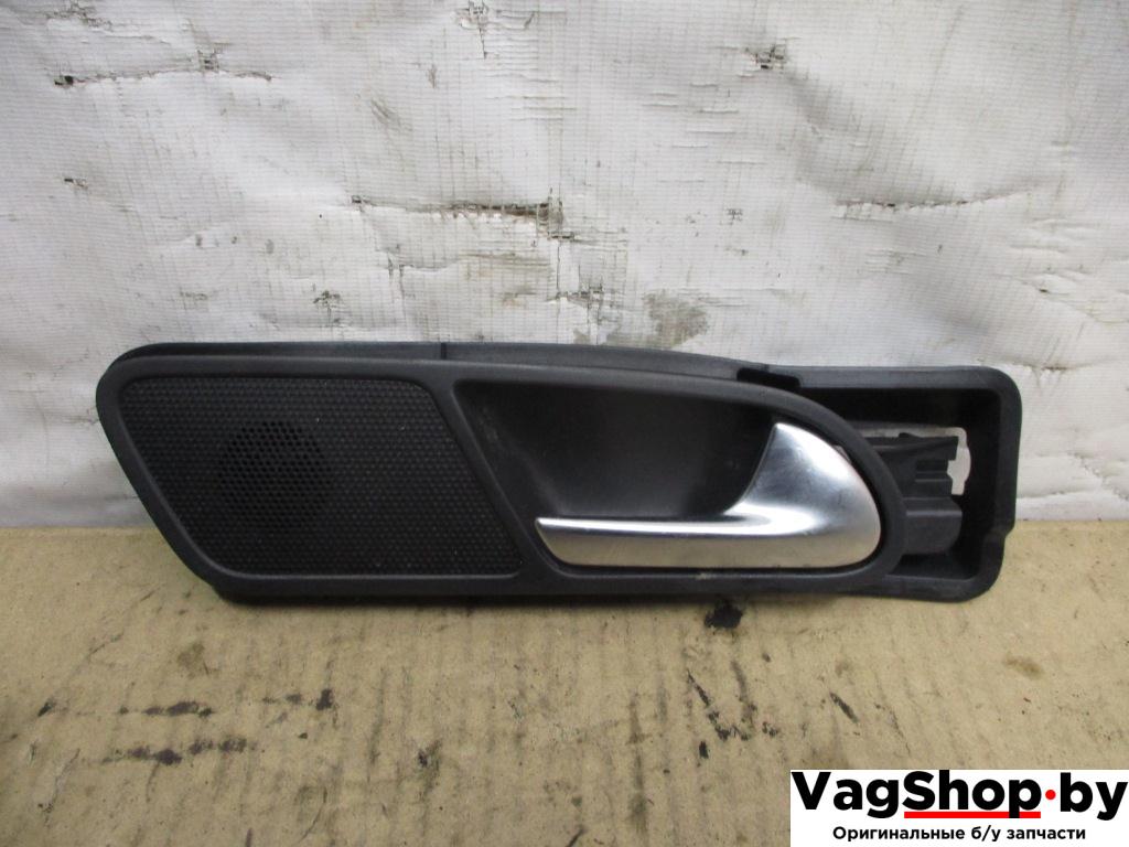 ручка внутренняя задняя правая Volkswagen Tiguan 1 поколение 2010, 2.0 л., TDi, CFF, дизель, МКПП, черный, внедорожник 5 дв., передний привод, 5N0839114A - фото №1