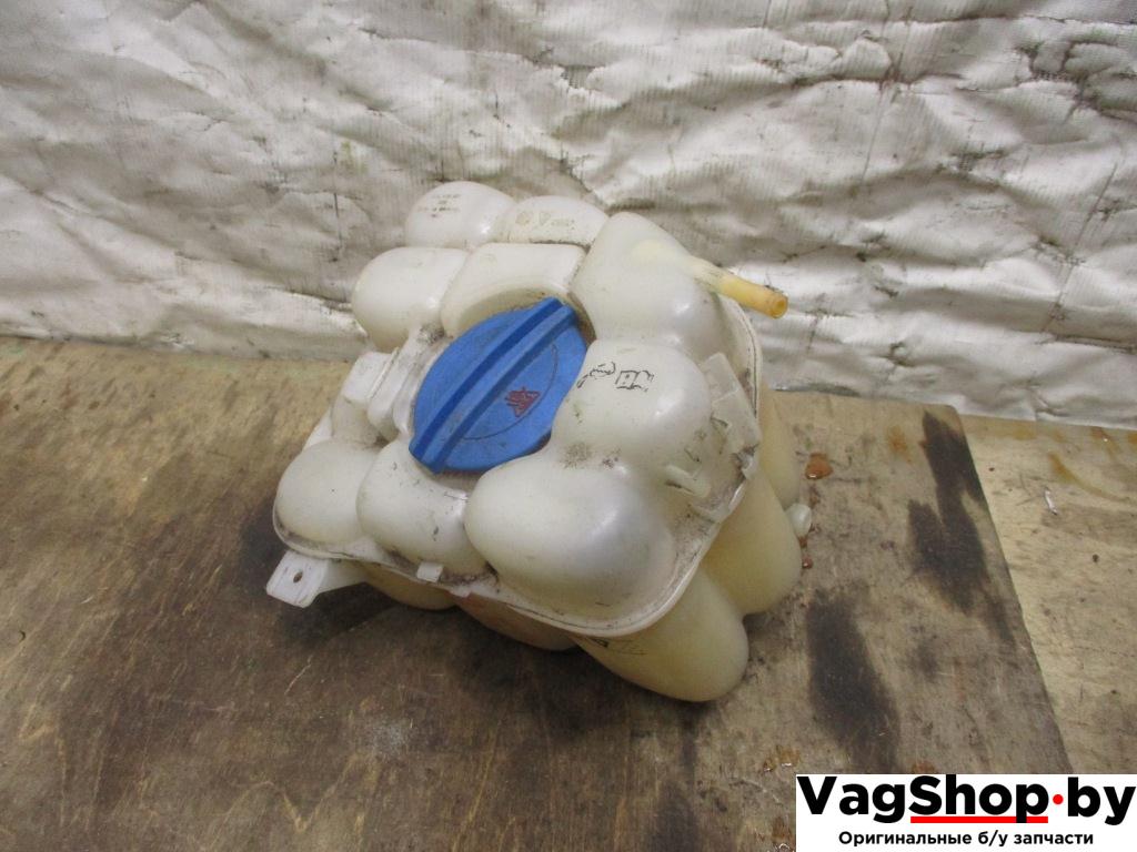 бачок расширительный Volkswagen Touareg 2 поколение 2011, 3.6 л., FSI, CGR, бензин, АКПП, черный, внедорожник 5 дв., полный привод, 7P0121407 - фото №1