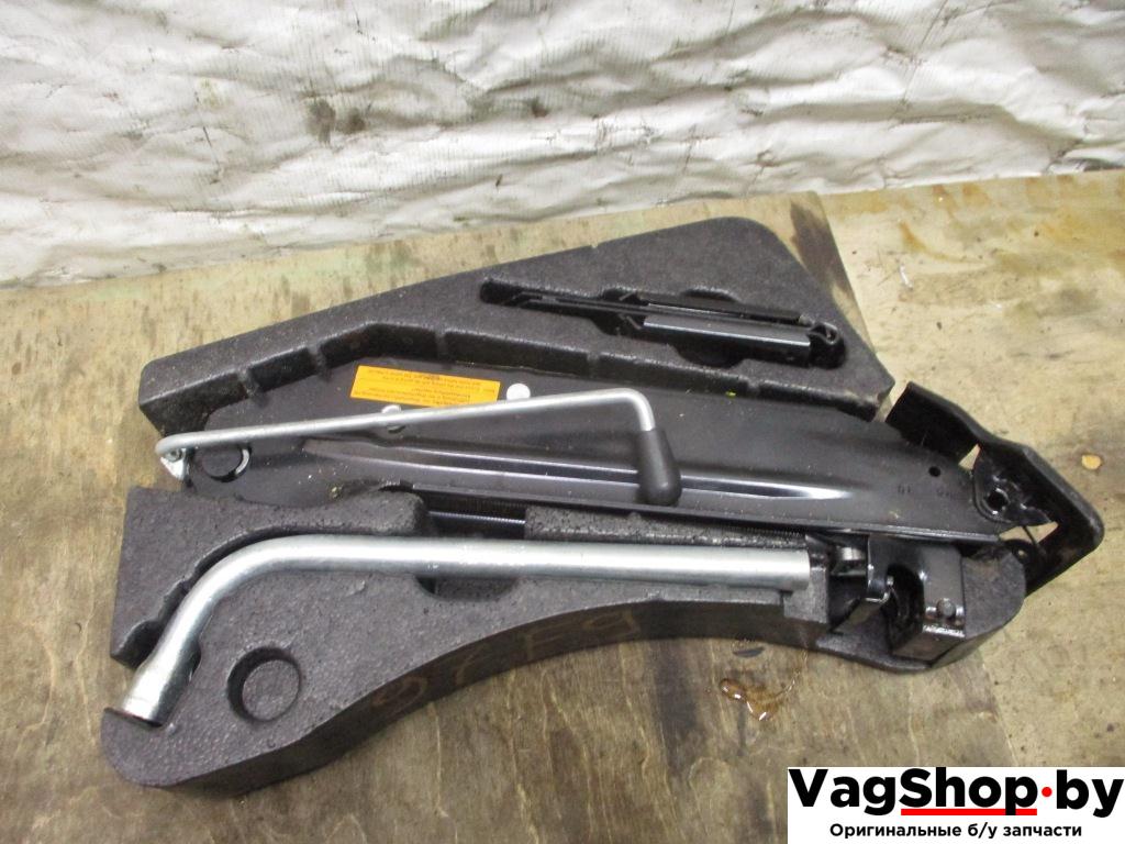 Набор инструментов штатный Volkswagen Touareg 2 поколение 2011, 3.6 л., FSI, CGR, бензин, АКПП, черный, внедорожник 5 дв., полный привод, 7P0012112C - фото №1