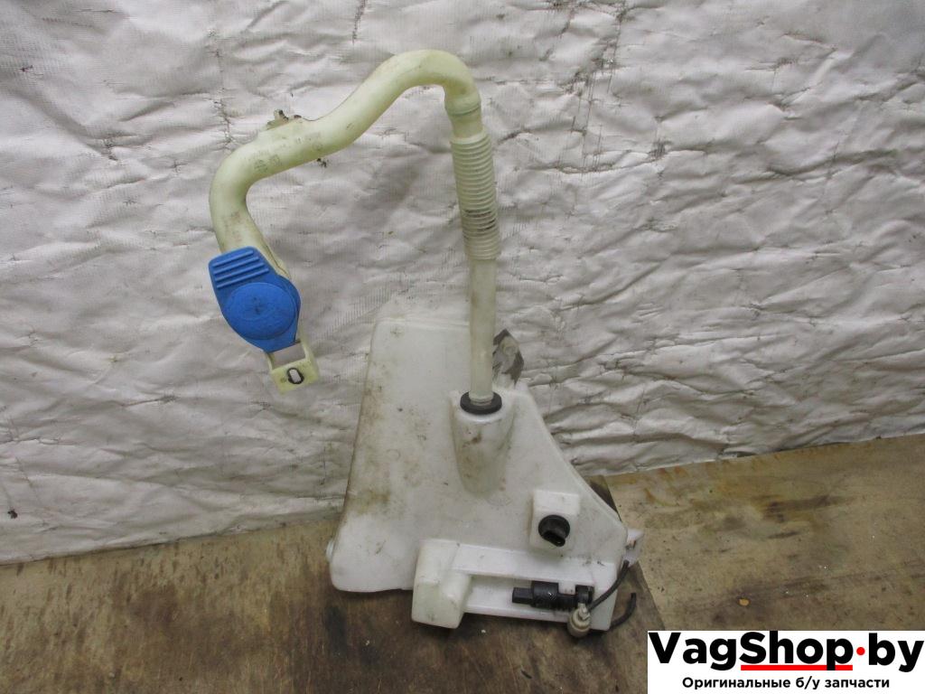 бачок омывателя Volkswagen Touareg 2 поколение 2011, 3.6 л., FSI, CGR, бензин, АКПП, черный, внедорожник 5 дв., полный привод, 7P0955453A - фото №1