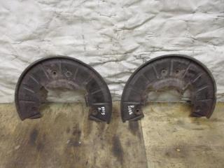 защитный кожух тормозного механизма Volkswagen Touareg 2 поколение 2011, 3.6 л., FSI, CGR, бензин, АКПП, черный, внедорожник 5 дв., полный привод, 7L0615311B