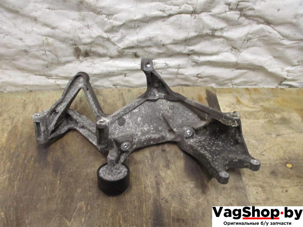 кронштейн двигателя Volkswagen Touareg 2 поколение 2011, 3.6 л., FSI, CGR, бензин, АКПП, черный, внедорожник 5 дв., полный привод, 03H260087E - фото №1