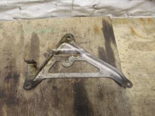 кронштейн (крепление) Volkswagen Touareg 2 поколение 2011, 3.6 л., FSI, CGR, бензин, АКПП, черный, внедорожник 5 дв., полный привод, 03H253049D