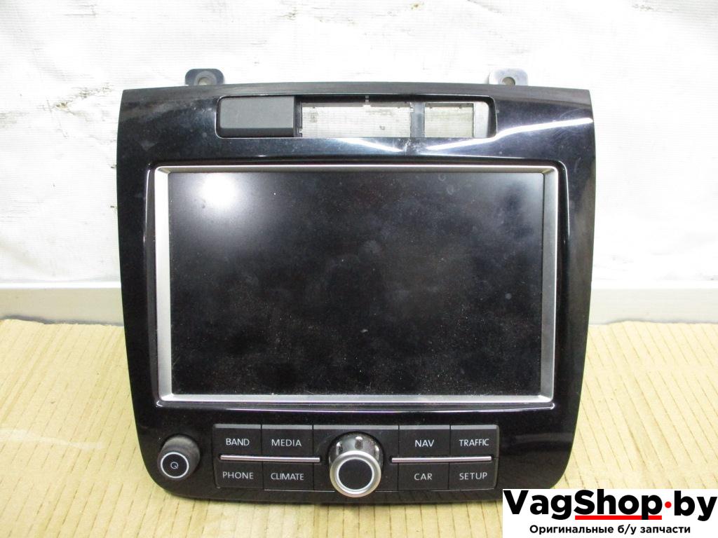 магнитола Volkswagen Touareg 2 поколение 2011, 3.6 л., FSI, CGR, бензин, АКПП, черный, внедорожник 5 дв., полный привод, 7P6919603C - фото №1