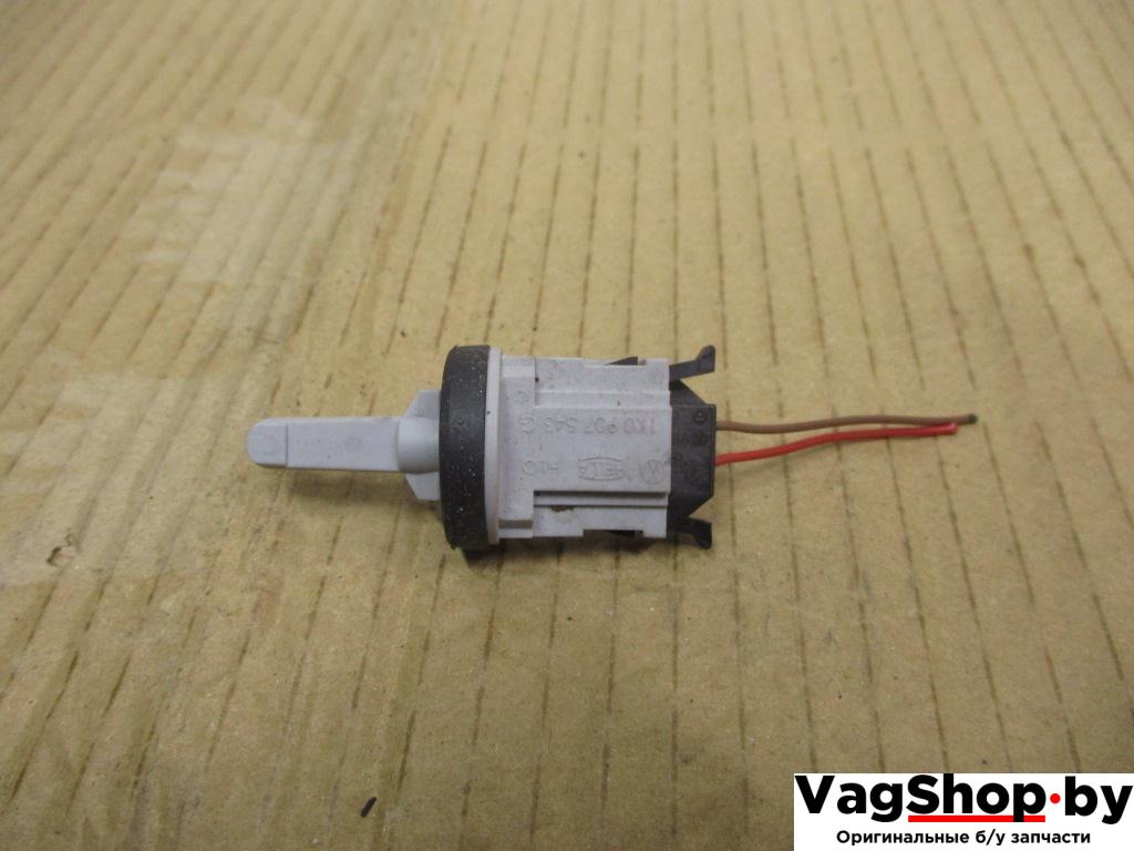 датчик температуры Volkswagen Touareg 2 поколение 2011, 3.6 л., FSI, CGR, бензин, АКПП, черный, внедорожник 5 дв., полный привод, 1K0907543C - фото №1