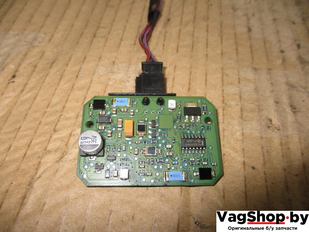 датчик дождя Volkswagen Passat B6 2006, 2.0 л., TDi, BKP, дизель, МКПП, черный, универсал, передний привод - фото №1