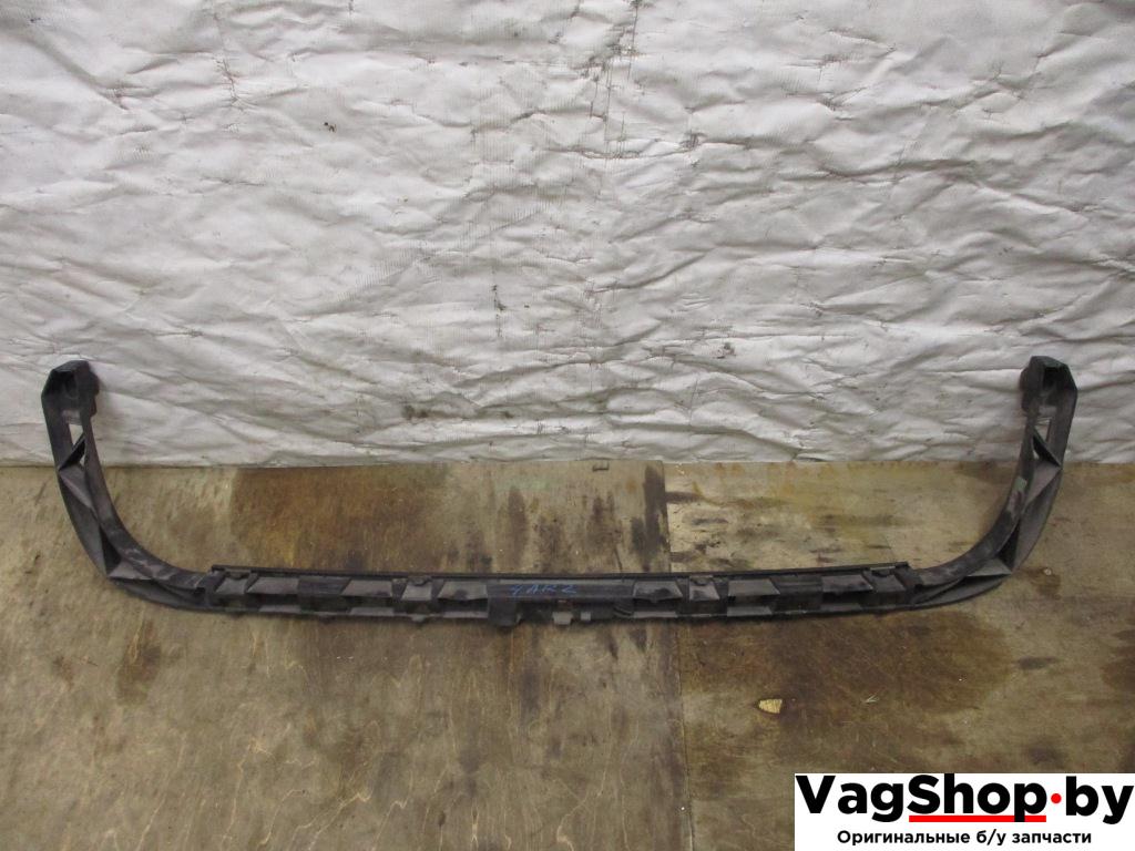 Крепление бампера заднего Volkswagen Passat B6 2006, 2.0 л., TDi, BKP, дизель, МКПП, черный, универсал, передний привод, 3C9807863 - фото №1