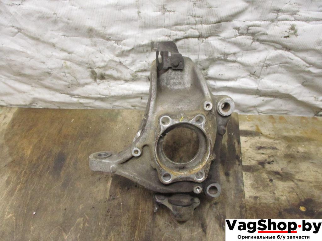 кулак поворотный правый Volkswagen Passat B6 2006, 2.0 л., TDi, BKP, дизель, МКПП, черный, универсал, передний привод, 3C0407258G - фото №1