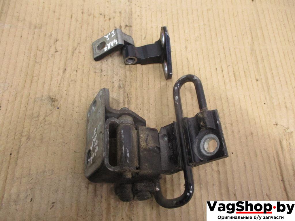 петля двери Volkswagen Passat B6 2006, 2.0 л., TDi, BKP, дизель, МКПП, черный, универсал, передний привод, 3C9833412, 3C4833402C - фото №1
