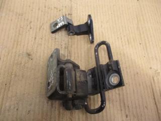 петля двери Volkswagen Passat B6 2006, 2.0 л., TDi, BKP, дизель, МКПП, черный, универсал, передний привод, 3C9833412, 3C4833402C