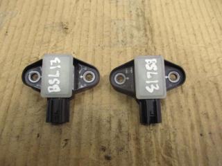 датчик удара Volkswagen Passat B7 2012, 2.0 л., TDi, CFF, дизель, МКПП, черный, седан, передний привод, 5N0959354C