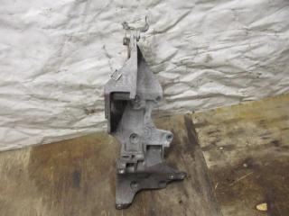 кронштейн двигателя Volkswagen Passat B7 2012, 2.0 л., TDi, CFF, дизель, МКПП, черный, седан, передний привод, 03L903143Q