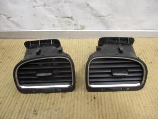 дефлектор обдува салона Volkswagen Golf 6 поколение 2010, 1.6 л., TDi, CAY, дизель, МКПП, красный, хетчбэк 5 дв., передний привод, 5K0819703K, 5K0819704K