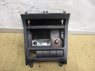 пепельница Volkswagen Golf 6 поколение 2010, 1.6 л., TDi, CAY, дизель, МКПП, красный, хетчбэк 5 дв., передний привод, 5K0857961