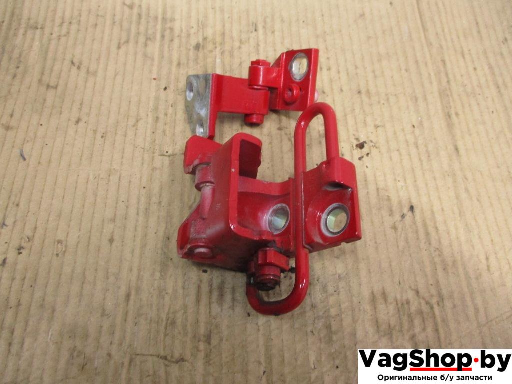 петля двери Volkswagen Golf 6 поколение 2010, 1.6 л., TDi, CAY, дизель, МКПП, красный, хетчбэк 5 дв., передний привод, 1K9833402E, 1K4833412Q - фото №1