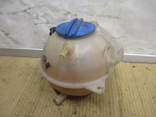 бачок расширительный Volkswagen Golf 6 поколение 2010, 1.6 л., TDi, CAY, дизель, МКПП, красный, хетчбэк 5 дв., передний привод, 1K0121407A