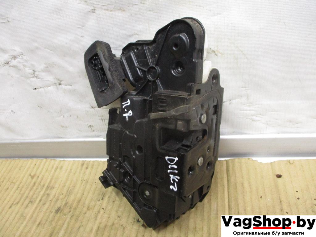 замок двери передней правой Volkswagen Golf 6 поколение 2010, 1.6 л., TDi, CAY, дизель, МКПП, красный, хетчбэк 5 дв., передний привод, 5K2837016B - фото №1