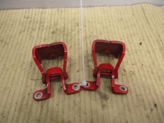 петля крышки багажника Volkswagen Golf 6 поколение 2010, 1.6 л., TDi, CAY, дизель, МКПП, красный, хетчбэк 5 дв., передний привод, 5K6827301A