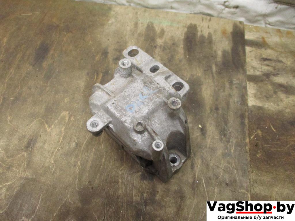 подушка крепления двигателя Volkswagen Golf 6 поколение 2010, 1.6 л., TDi, CAY, дизель, МКПП, красный, хетчбэк 5 дв., передний привод, 1K0199262CN - фото №1