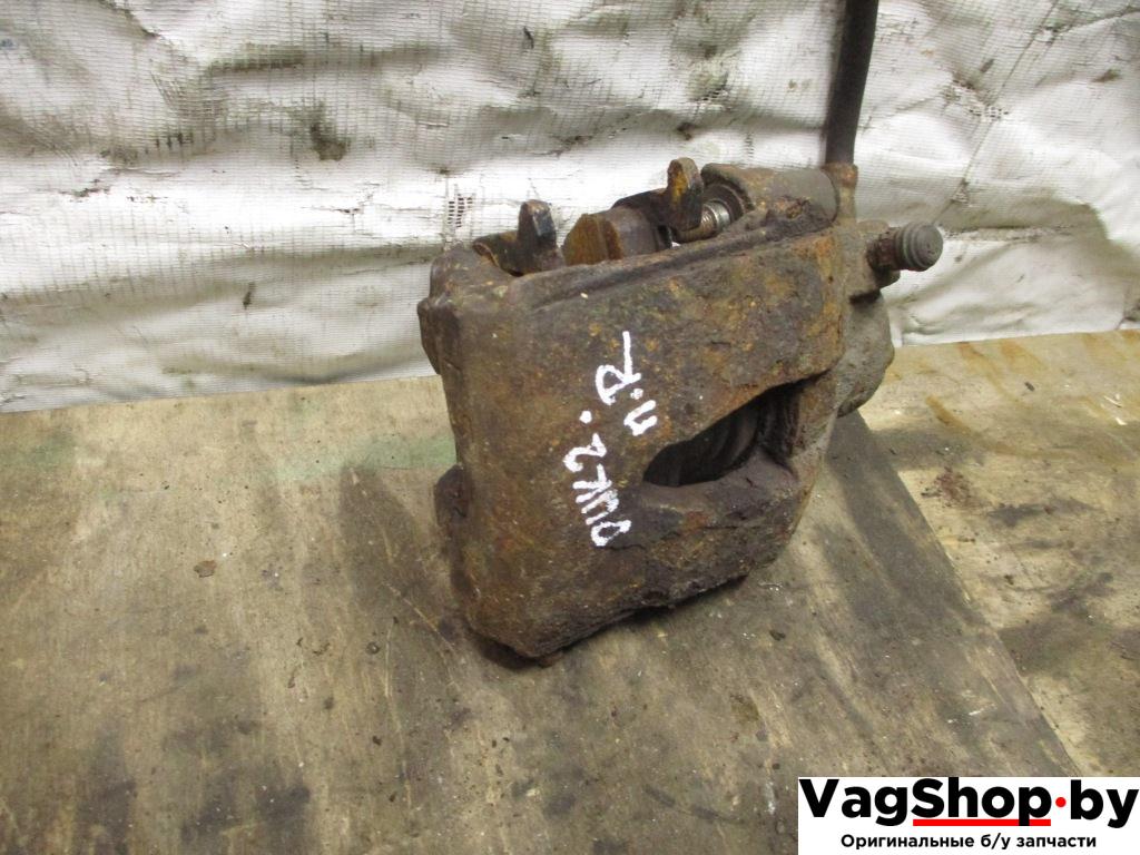 суппорт передний правый Volkswagen Golf 6 поколение 2010, 1.6 л., TDi, CAY, дизель, МКПП, красный, хетчбэк 5 дв., передний привод - фото №1