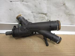 фланец (тройник) системы охлаждения Volkswagen Golf 6 поколение 2010, 1.6 л., TDi, CAY, дизель, МКПП, красный, хетчбэк 5 дв., передний привод, 03L121131AA