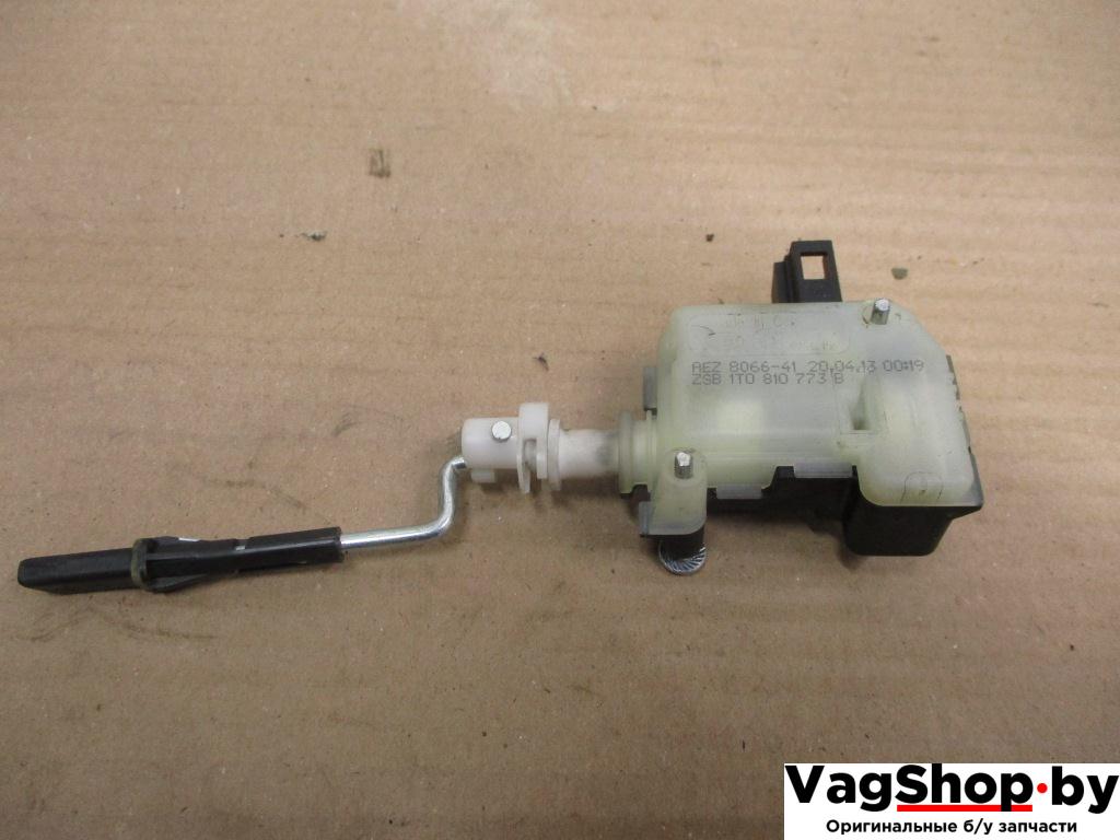 активатор замка крышки топливного бака Volkswagen Touran 2 2013, 2.0 л., TDi, CFH, дизель, МКПП, синий, минивэн, передний привод, 1T0810773B - фото №1