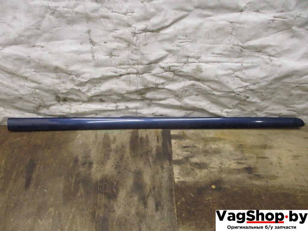 молдинг двери передней правой Volkswagen Touran 2 2013, 2.0 л., TDi, CFH, дизель, МКПП, синий, минивэн, передний привод, 1T0853516F - фото №1