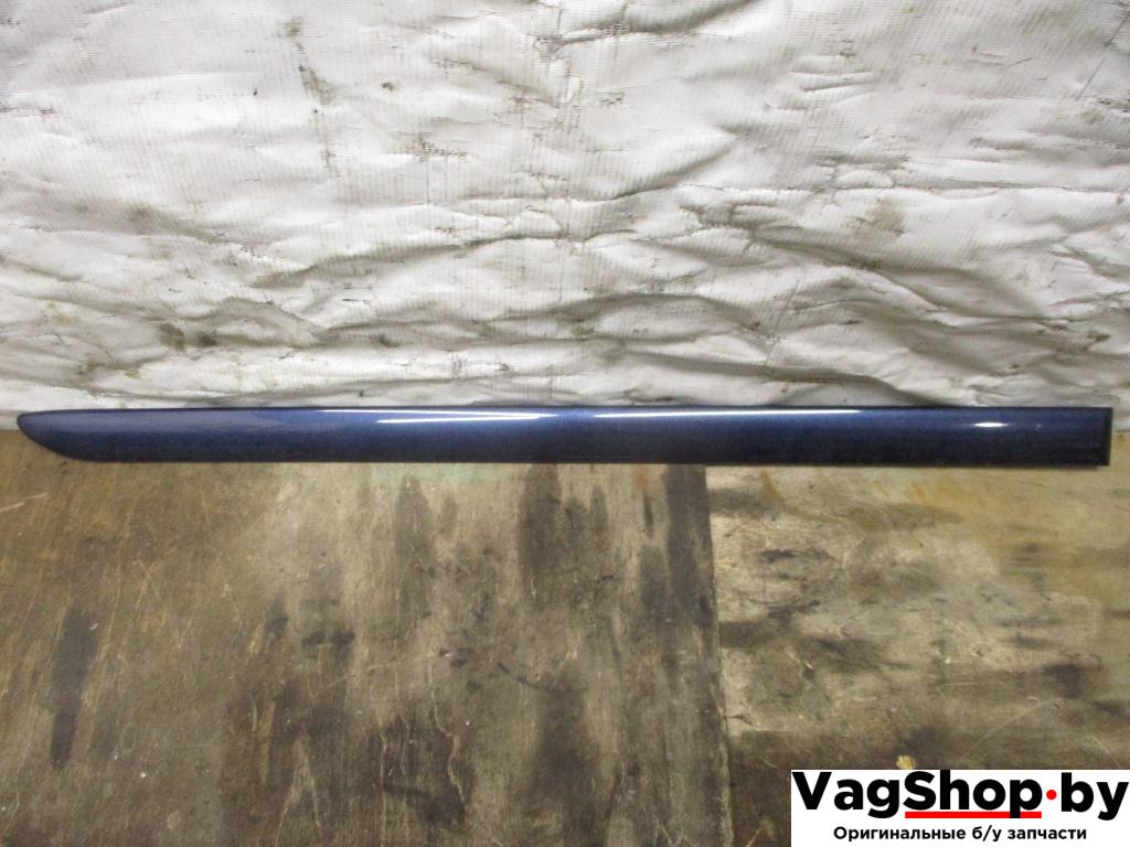 молдинг двери задней правой Volkswagen Touran 2 2013, 2.0 л., TDi, CFH, дизель, МКПП, синий, минивэн, передний привод, 1T0853754F - фото №1