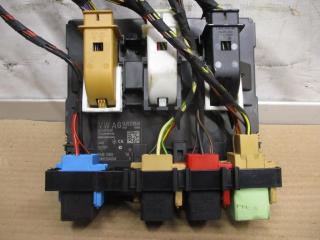 Блок управления BCM (Body Control Module) Volkswagen Touran 2 2013, 2.0 л., TDi, CFH, дизель, МКПП, синий, минивэн, передний привод, 5K0937084H