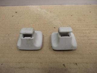 Крепление (крючок) солнцезащитного козырька Volkswagen Passat B6 2009, 2.0 л., TDi, CBD, дизель, МКПП, серебро, седан, передний привод, 1K0857561B