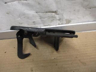 захватный крюк капота Volkswagen Passat B6 2009, 2.0 л., TDi, CBD, дизель, МКПП, серебро, седан, передний привод, 3C0823480A