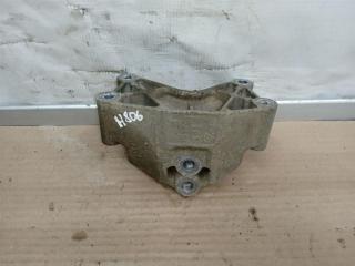 кронштейн (крепление) Volkswagen Touareg 1 поколение [рестайлинг] 2008, 3.0 л., TDi, BKS, дизель, АКПП, серый, внедорожник 5 дв., полный привод, 7L6399649D