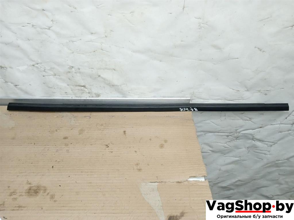 уплотнитель Audi A4 B7 2006, 2.0 л., TDi, BPW, дизель, МКПП, черный, универсал, передний привод, 8E0839478C - фото №1