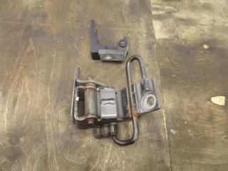 петля двери Volkswagen Touareg 1 поколение [рестайлинг] 2008, 3.0 л., TDi, BKS, дизель, АКПП, черный, внедорожник 5 дв., полный привод, 7L0831402B, 7L0831412A