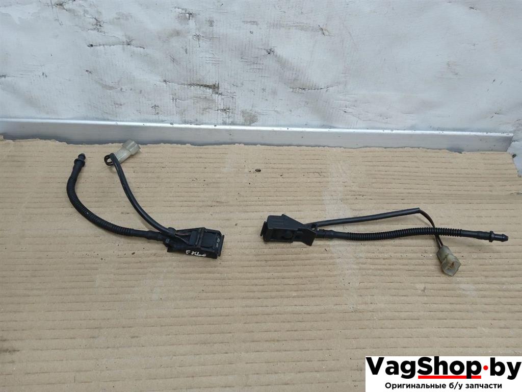 форсунка омывателя лобового стекла Volkswagen Touareg 1 поколение 2006, 2.5 л., TDi, BAC, дизель, АКПП, синий, внедорожник 5 дв., полный привод, 6E0955986A - фото №1
